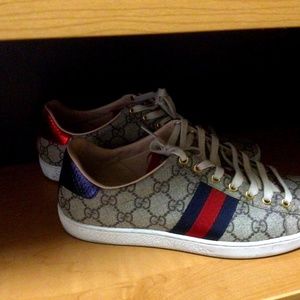 Womens Gucci Sneakers size US 9.5